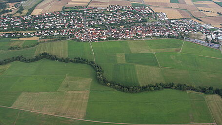 Luftbild Saalewiesen und Gemeinde Salz